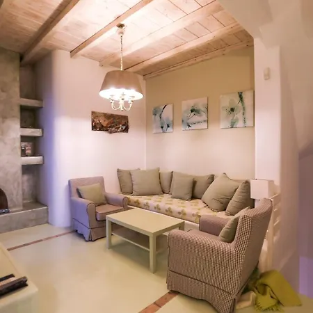 Sophisticated Mykonos Amorino Terrace With Private Hot Tub Outdoor Dining Area Apartment *